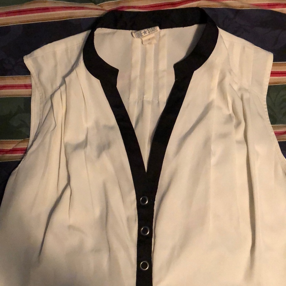White chiffon sleeveless shirt